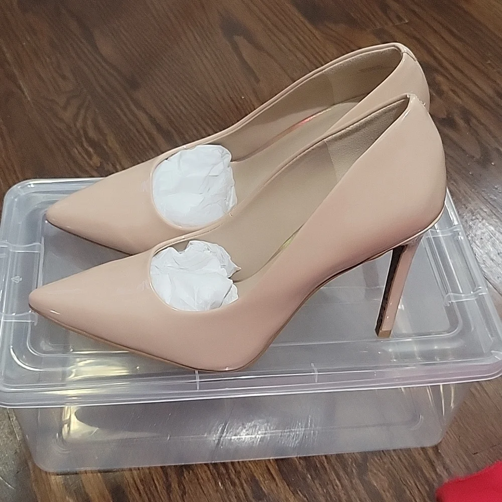 Pumps - Picture 3 of 4